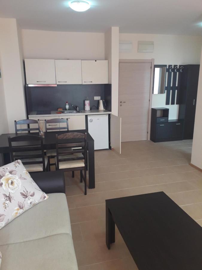 Gradina Sunny Deluxe Apartment Созопол Екстериор снимка